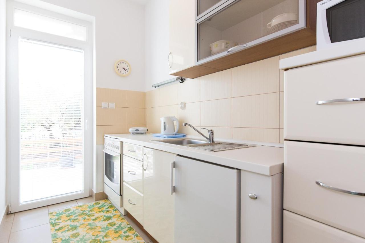 Apartments And Rooms With Parking Space Krk - 5294 Krk Town Exterior foto