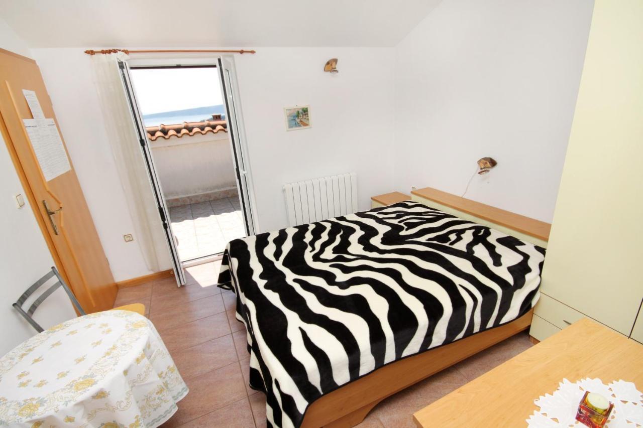 Apartments And Rooms With Parking Space Krk - 5294 Krk Town Exterior foto