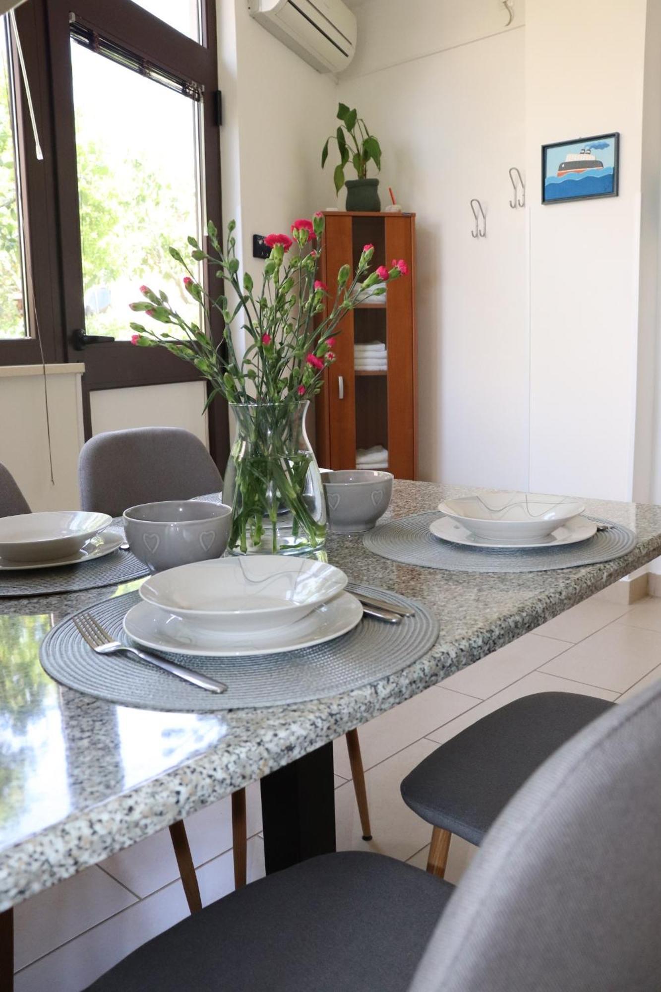 Apartments And Rooms With Parking Space Krk - 5294 Krk Town Habitación foto